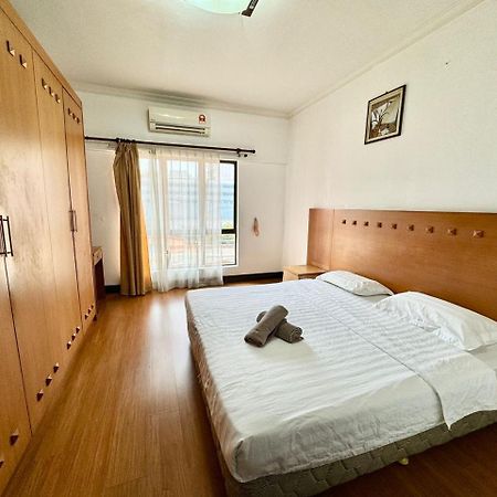 Marina Court Vacation Home 3 Bedrooms - Kota Kinabalu Exteriör bild