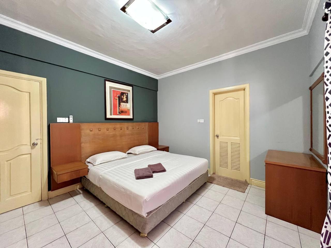 Marina Court Vacation Home 3 Bedrooms - Kota Kinabalu Exteriör bild