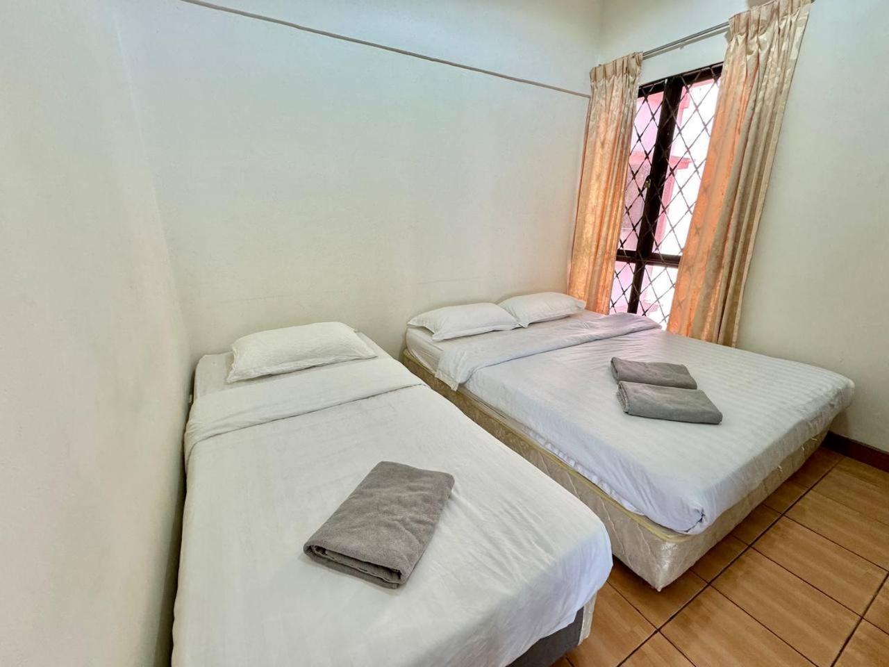 Marina Court Vacation Home 3 Bedrooms - Kota Kinabalu Exteriör bild